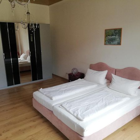 Hotel Central Restaurant El Barrio Grevenbroich Dış mekan fotoğraf