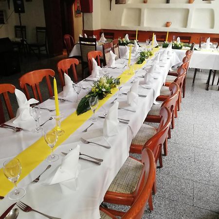 Hotel Central Restaurant El Barrio Grevenbroich Dış mekan fotoğraf